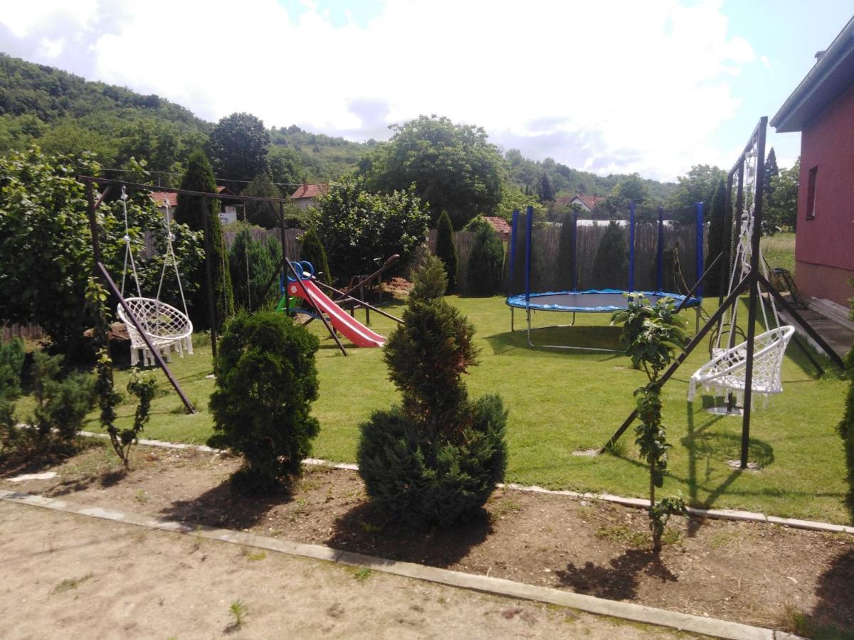 Vila Viktori 피로트 외부 사진