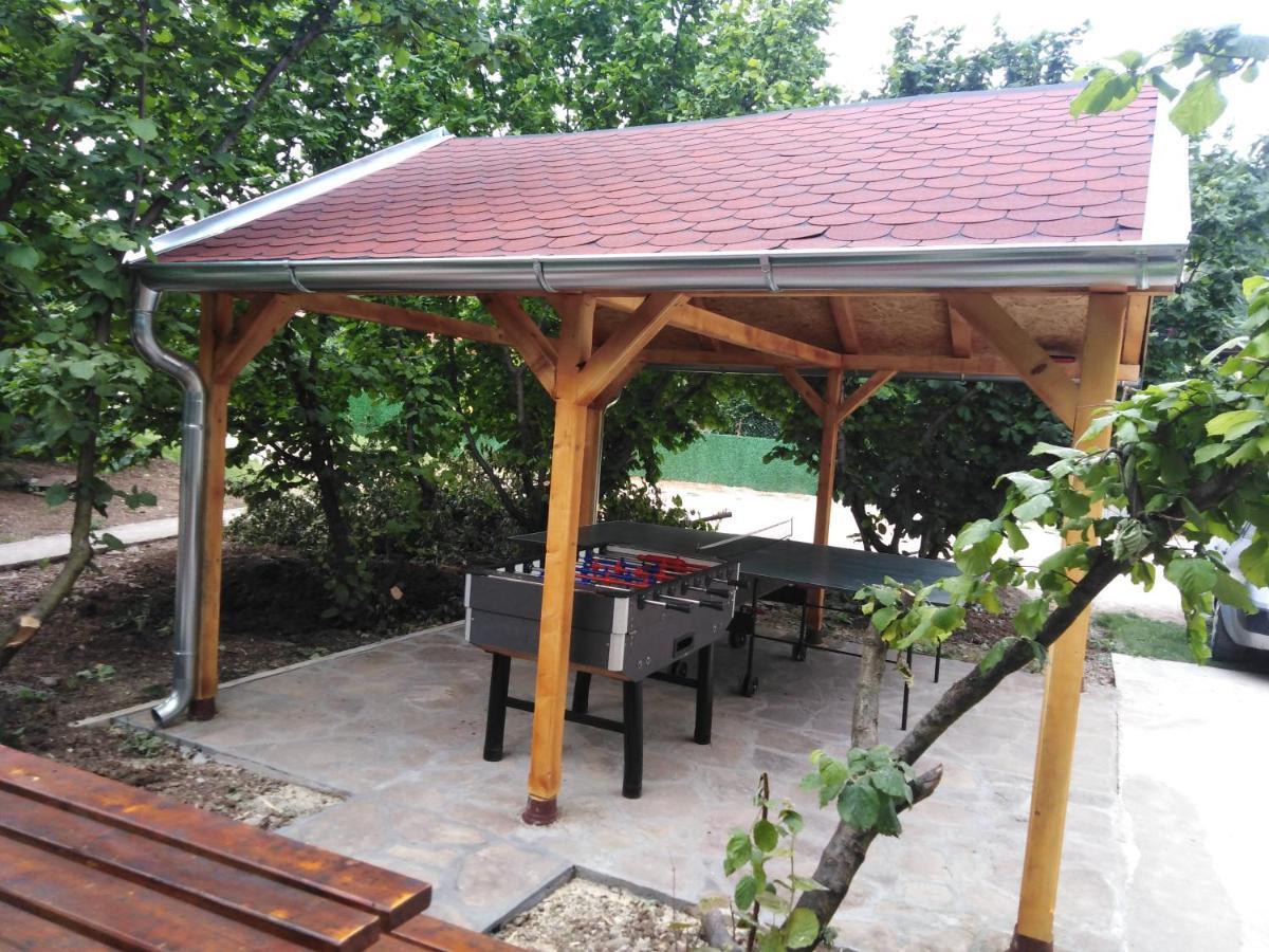 Vila Viktori 피로트 외부 사진