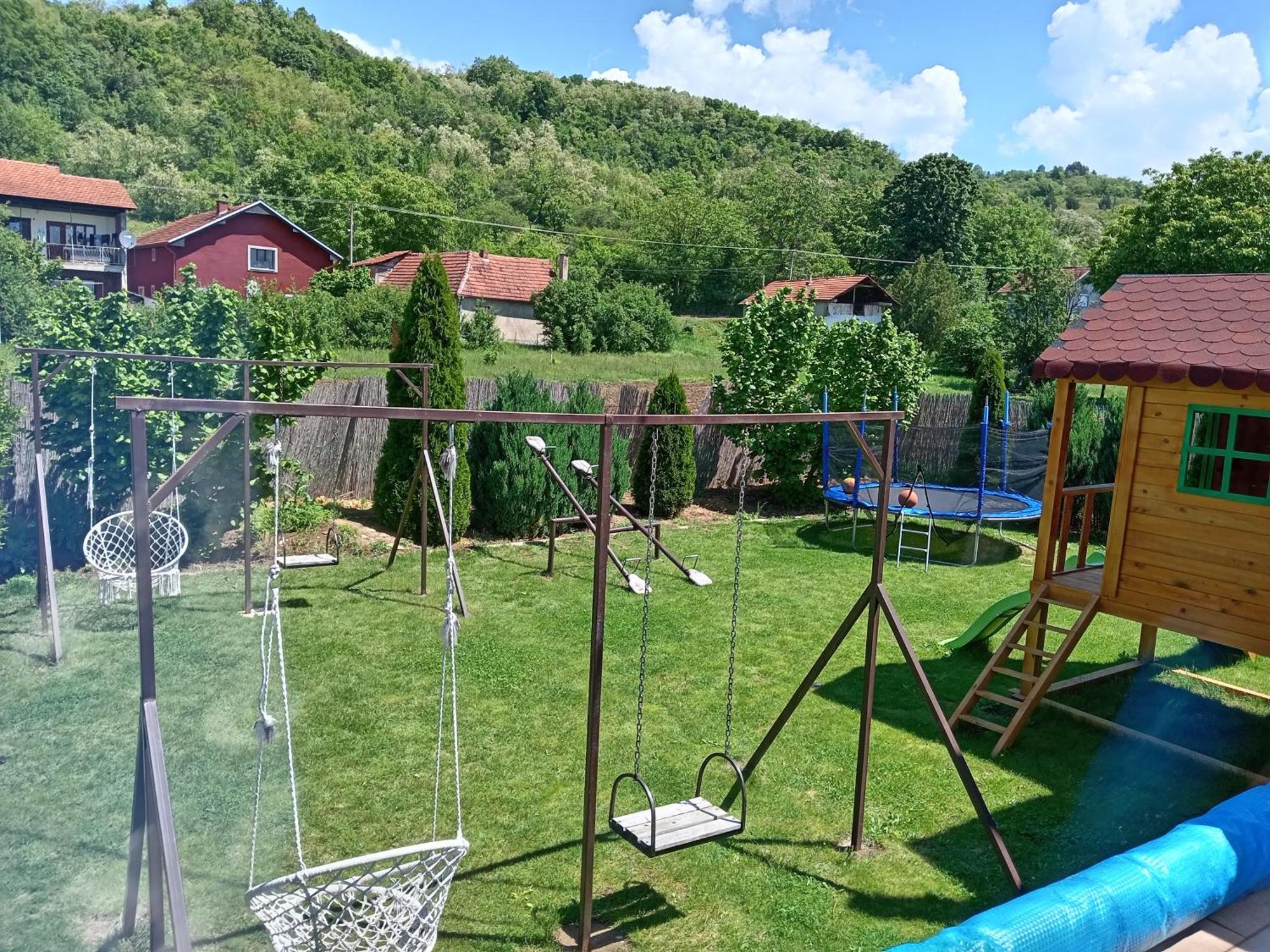 Vila Viktori 피로트 외부 사진